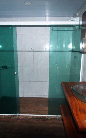Casa à venda com 180m², 2 quartos e 1 vagaBanheiro 2