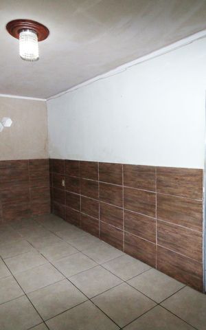 Casa à venda com 180m², 2 quartos e 1 vagaSala