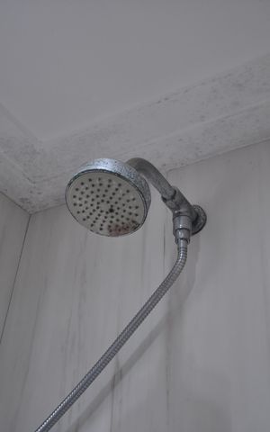 Apartamento à venda com 96m², 2 quartos e 2 vagasBanheiro da Suíte 1