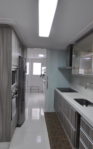 Apartamento à venda com 96m², 2 quartos e 2 vagasCozinha
