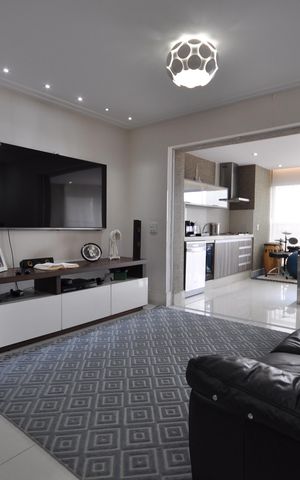 Apartamento à venda com 96m², 2 quartos e 2 vagasSala