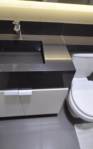 Apartamento à venda com 96m², 2 quartos e 2 vagasBanheiro da Suíte 2