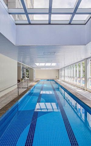 Apartamento à venda com 96m², 2 quartos e 2 vagas Apartamento à venda com 96m², 2 quartos e 2 vagasÁrea comum - Piscina coberta