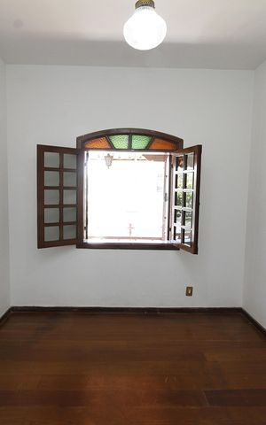 Casa à venda com 370m², 4 quartos e 3 vagasSuíte