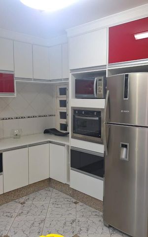 Casa à venda com 176m², 3 quartos e 3 vagas Casa à venda com 176m², 3 quartos e 3 vagasCozinha