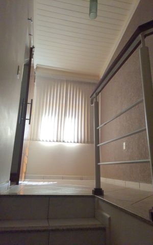 Casa à venda com 176m², 3 quartos e 3 vagas Casa à venda com 176m², 3 quartos e 3 vagasCorredor