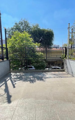 Casa para alugar com 200m², 2 quartos e 3 vagas Casa para alugar com 200m², 2 quartos e 3 vagasVaranda da Sala