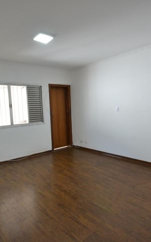 Casa para alugar com 200m², 2 quartos e 3 vagasQuarto 1