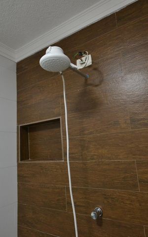 Casa para alugar com 200m², 2 quartos e 3 vagasBanheiro 1