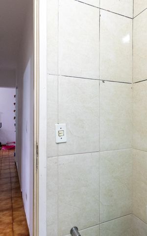 Apartamento à venda com 48m², 2 quartos e 1 vaga Apartamento à venda com 48m², 2 quartos e 1 vagaBanheiro