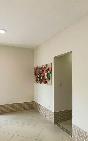 Casa à venda com 140m², 3 quartos e 3 vagas Casa à venda com 140m², 3 quartos e 3 vagasSala