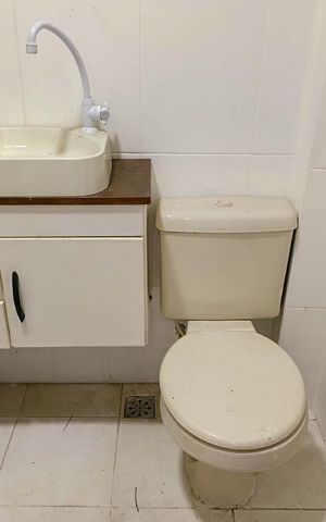 Casa à venda com 140m², 3 quartos e 3 vagas Casa à venda com 140m², 3 quartos e 3 vagasBanheiro