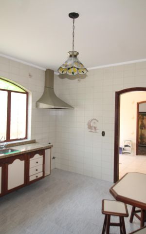 Casa para alugar com 220m², 5 quartos e 2 vagasCozinha