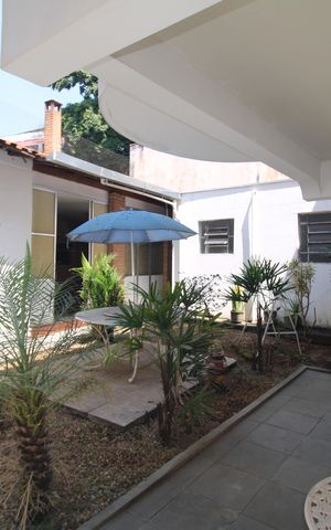 Casa para alugar com 220m², 5 quartos e 2 vagasÁrea de Serviço