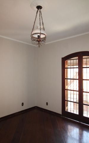 Casa para alugar com 220m², 5 quartos e 2 vagasSuíte