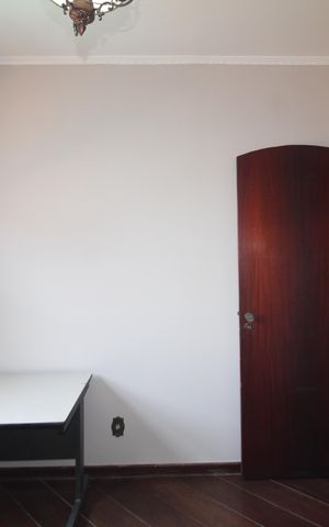 Casa para alugar com 220m², 5 quartos e 2 vagasQuarto 1