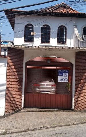 Casa para alugar com 220m², 5 quartos e 2 vagas Casa para alugar com 220m², 5 quartos e 2 vagasFachada