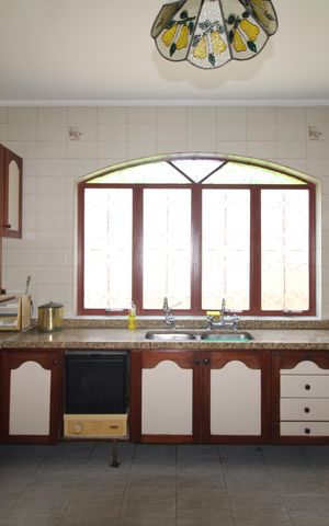 Casa para alugar com 220m², 5 quartos e 2 vagasCozinha