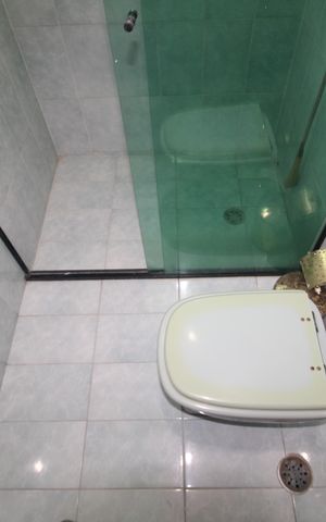Casa para alugar com 220m², 5 quartos e 2 vagasBanheiro Social