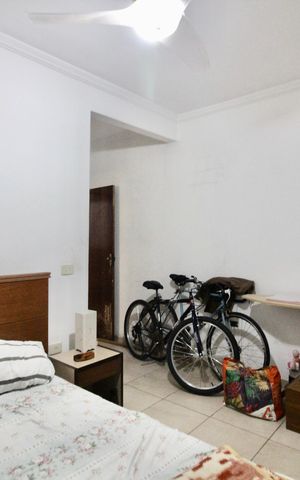 Casa à venda com 210m², 6 quartos e 4 vagas Casa à venda com 210m², 6 quartos e 4 vagasQuarto 5