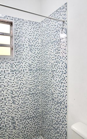 Casa à venda com 210m², 6 quartos e 4 vagas Casa à venda com 210m², 6 quartos e 4 vagasBanheiro 2