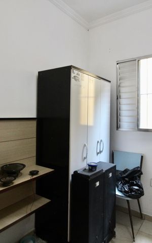 Casa à venda com 210m², 6 quartos e 4 vagas Casa à venda com 210m², 6 quartos e 4 vagasQuarto 5