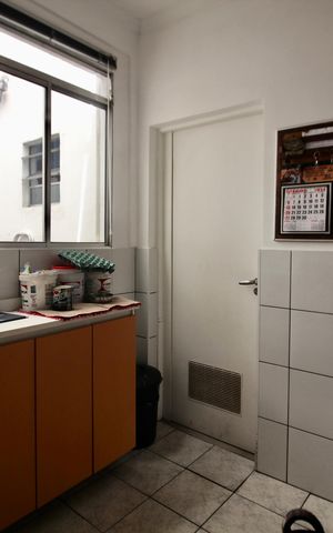Casa à venda com 210m², 6 quartos e 4 vagas Casa à venda com 210m², 6 quartos e 4 vagasÁrea de serviço