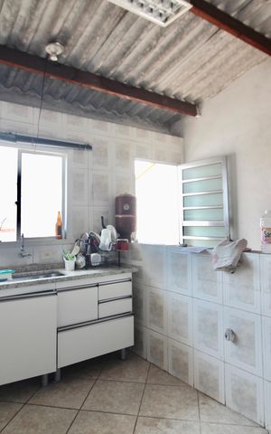 Casa à venda com 210m², 6 quartos e 4 vagas Casa à venda com 210m², 6 quartos e 4 vagasCozinha