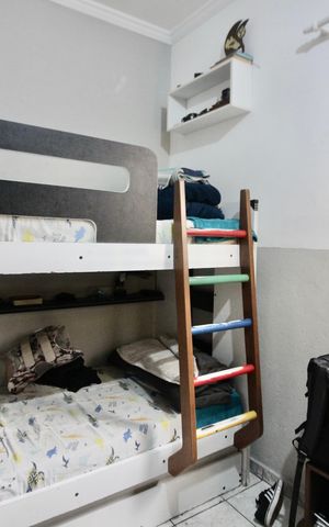 Casa à venda com 210m², 6 quartos e 4 vagas Casa à venda com 210m², 6 quartos e 4 vagasQuarto 1