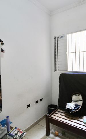 Casa à venda com 210m², 6 quartos e 4 vagas Casa à venda com 210m², 6 quartos e 4 vagasQuarto 5