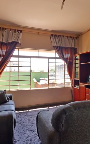 Casa à venda com 314m², 2 quartos e 6 vagasCasa 2 - Sala