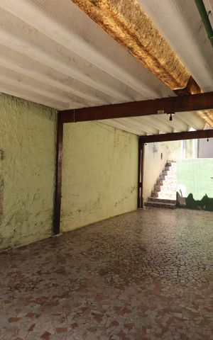 Casa à venda com 314m², 2 quartos e 6 vagasGaragem