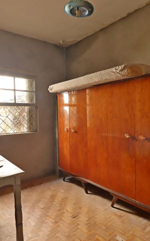 Casa à venda com 314m², 2 quartos e 6 vagasCasa 2 - Quarto 2