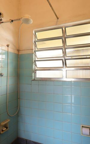 Casa à venda com 314m², 2 quartos e 6 vagasCasa 2 - Banheiro