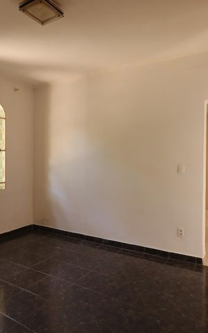 Casa à venda com 314m², 2 quartos e 6 vagasCasa 1 - Sala