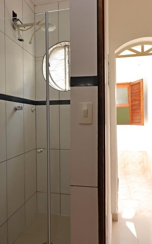 Casa à venda com 314m², 2 quartos e 6 vagasCasa 1 - Banheiro