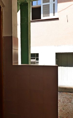 Casa à venda com 314m², 2 quartos e 6 vagasCasa 1 - Área de Serviço