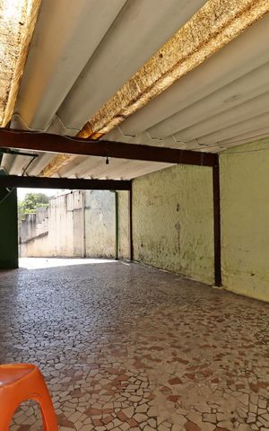 Casa à venda com 314m², 2 quartos e 6 vagasGaragem