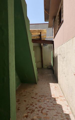 Casa à venda com 314m², 2 quartos e 6 vagasCasa 1 - Área externa