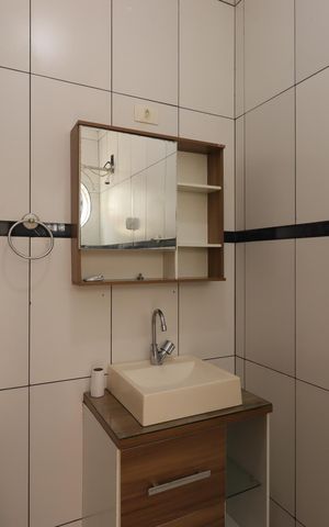 Casa à venda com 314m², 2 quartos e 6 vagasCasa 1 - Banheiro