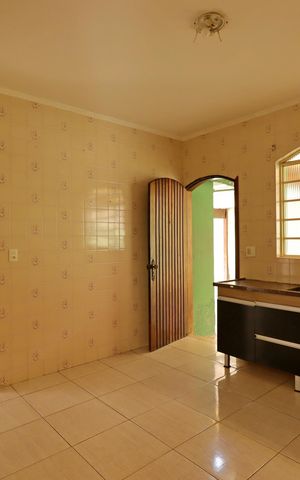 Casa à venda com 314m², 2 quartos e 6 vagasCasa 1 - Cozinha
