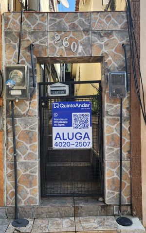 Casa para alugar com 295m², 2 quartos e sem vaga Casa para alugar com 295m², 2 quartos e sem vagaFachada
