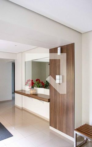 Apartamento à venda com 49m², 2 quartos e 1 vaga Apartamento à venda com 49m², 2 quartos e 1 vagaÁrea comum - Hall