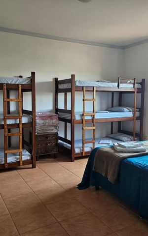 Casa à venda com 1050m², 4 quartos e 5 vagas Casa à venda com 1050m², 4 quartos e 5 vagasQuarto 1