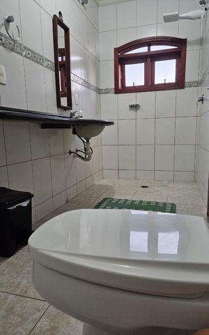 Casa à venda com 1050m², 4 quartos e 5 vagas Casa à venda com 1050m², 4 quartos e 5 vagasBanheiro 3
