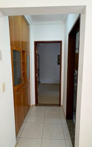 Casa à venda com 1050m², 4 quartos e 5 vagas Casa à venda com 1050m², 4 quartos e 5 vagasCorredor