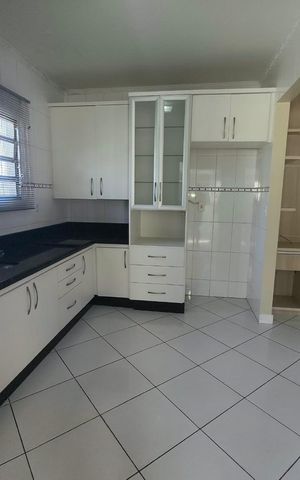 Casa para alugar com 200m², 2 quartos e 1 vagaCozinha