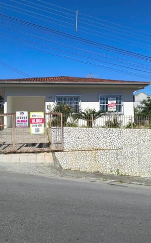 Casa para alugar com 200m², 2 quartos e 1 vagaFachada