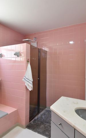 Apartamento à venda com 219m², 3 quartos e sem vagaBanheiro da Suíte
