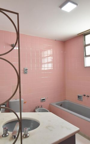 Apartamento à venda com 219m², 3 quartos e sem vagaBanheiro da Suíte